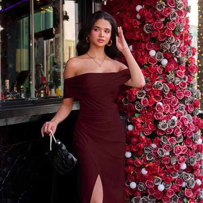 Vestido Elegante de Hombros Descubiertos con Abertura Alta